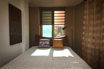 B & J Open Guest House - Hostel