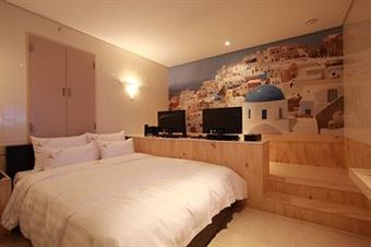 Y Hotel