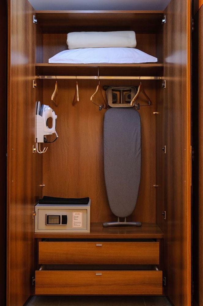 Hotel Alex