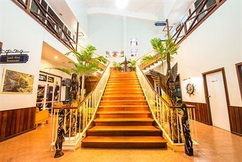 Madang Resort Hotel