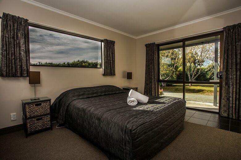 Fiordland Great Views Holiday Park