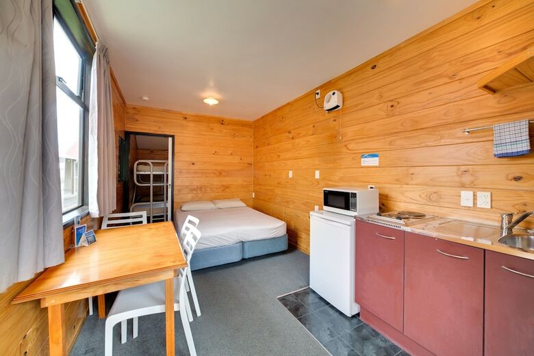 Wellington Top 10 Holiday Park