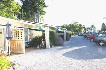 Airport Motel @ Rainbow Point Motel