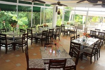 Hostal Albrook Inn