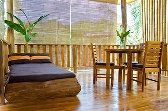 Hostal Otro Lado Lodge And Restaurant