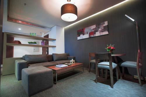 Hotel 72 By Hues