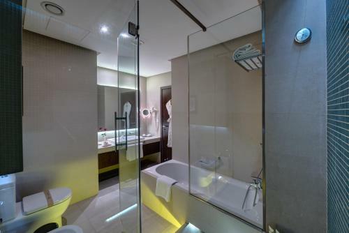 Hotel 72 By Hues