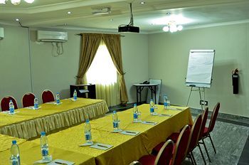 Aparthotel Aes Luxury Apartments