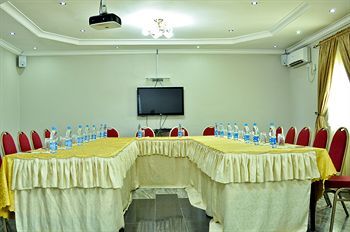 Aparthotel Aes Luxury Apartments