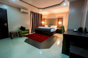 Golfview Hotel & Suites