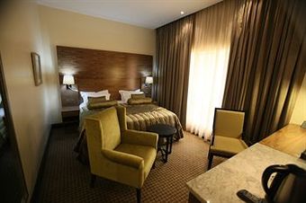 Grand Towers Hotel