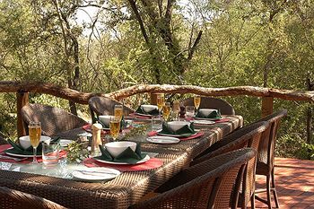 Posada Motswiri Private Safari Lodge