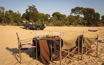 Posada Simbavati River Lodge