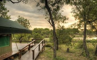 Posada Simbavati River Lodge