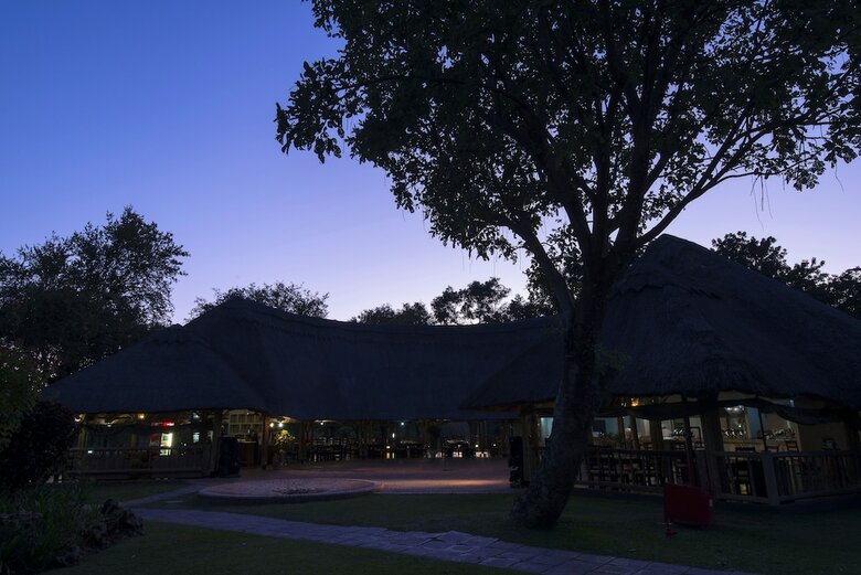 Hotel A'zambezi River Lodge