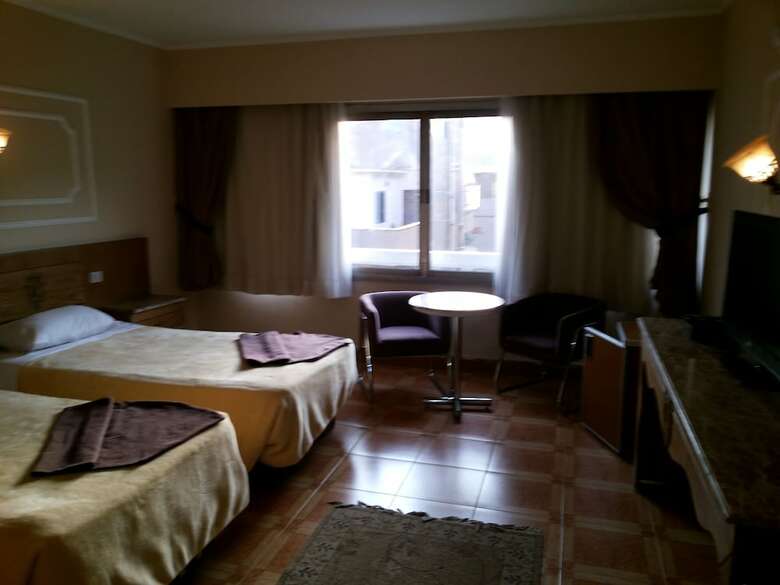 Kanzy Hotel