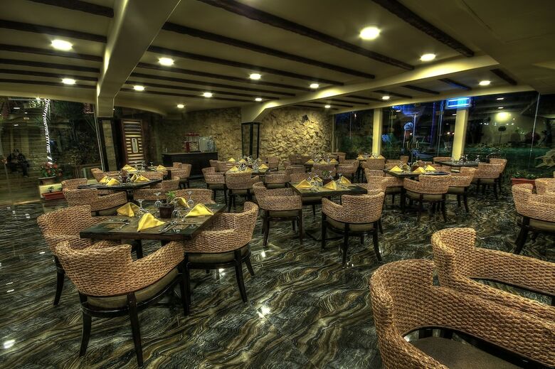 Africana Hotel & Spa