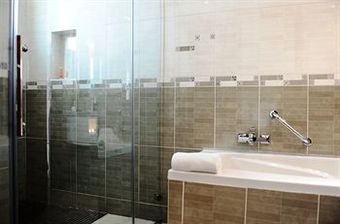 Aparthotel Nomad Suites Residence