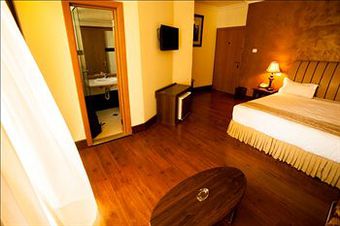 Monarch Hotel