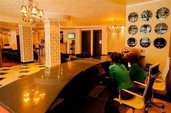 Monarch Hotel