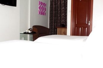 Airport West Hotel