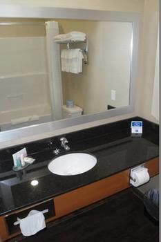 Hotel Comfort Inn & Suites