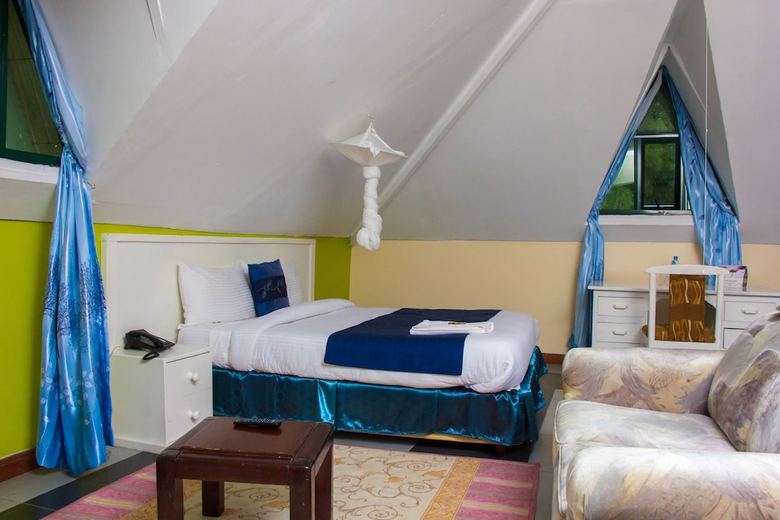 Hotel Karen Inn And Suites