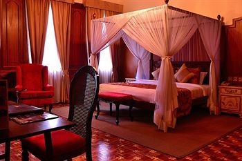 Hotel Sovereign Suites