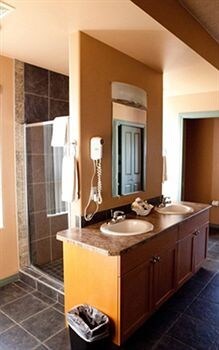 Hotel Podollan Inn Rez-idence Fort Mcmurray