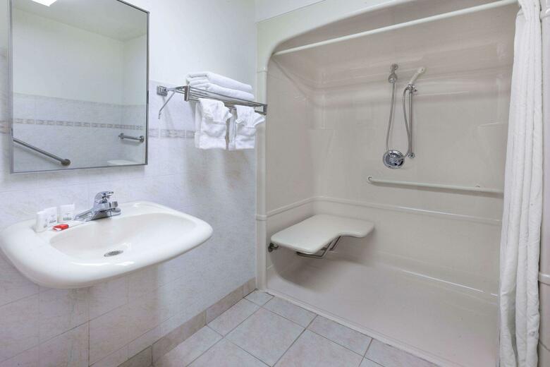 Motel Super 8 Windsor On