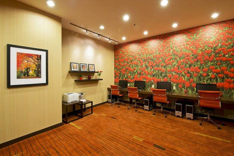 Hotel Courtyard By Marriott Ottawa East