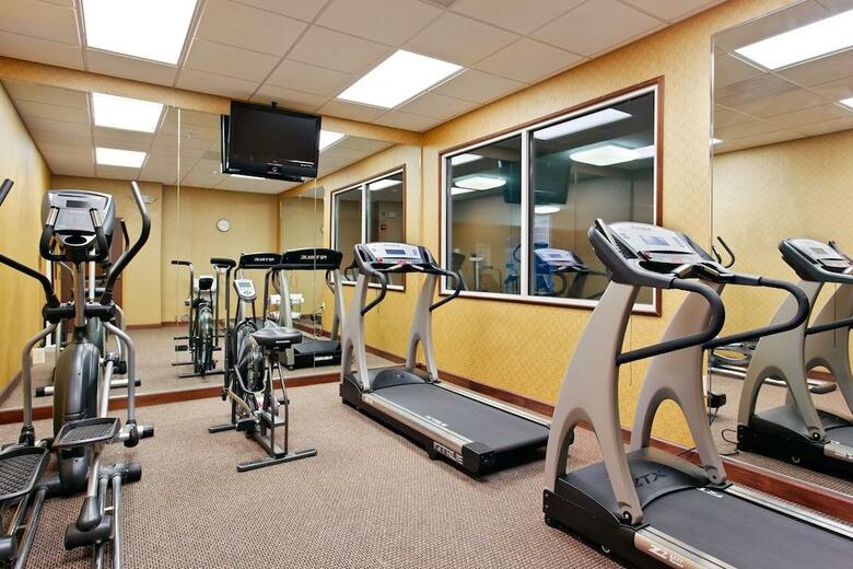 Holiday Inn Express Hotel & Suites Malvern