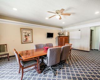 Hotel Quality Inn & Suites
