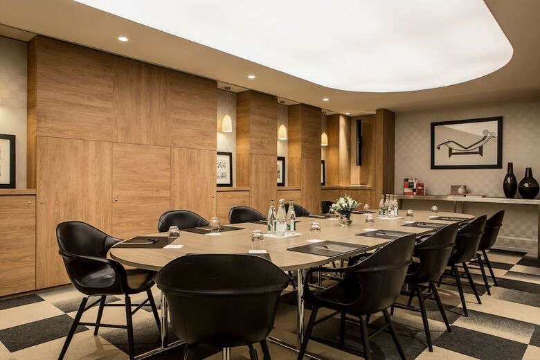 Hotel Sofitel Arc De Triomphe
