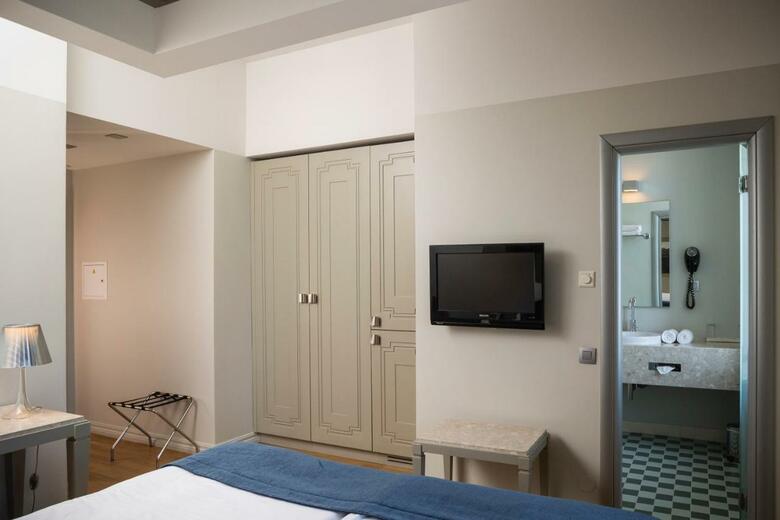 Opera Hotel