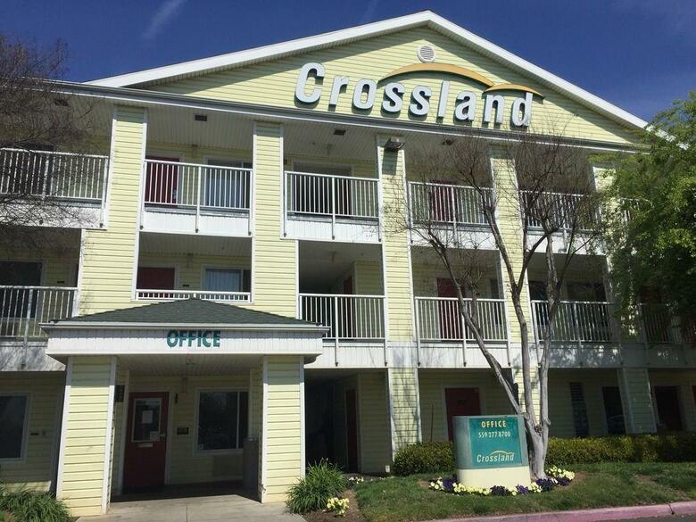 Hotel Crossland Economy Studios - Fresno West