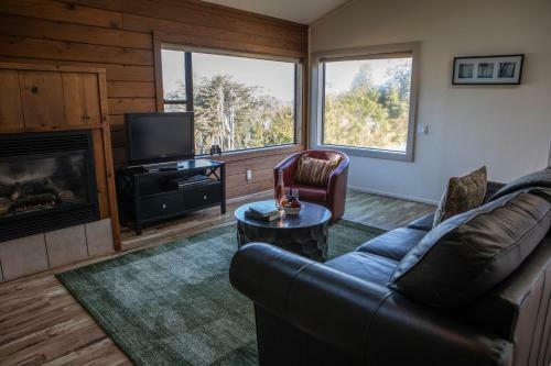 Bed & Breakfast Cottages At Little River Cove