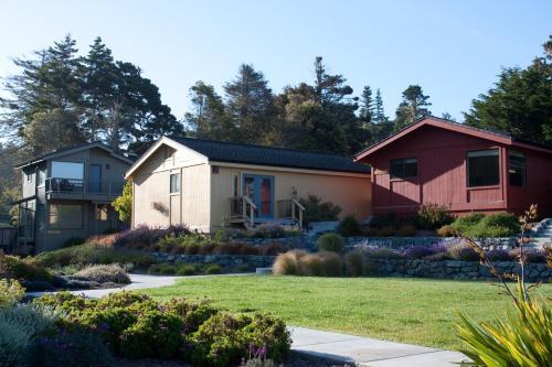 Bed & Breakfast Cottages At Little River Cove