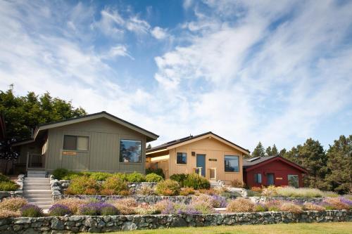 Bed & Breakfast Cottages At Little River Cove