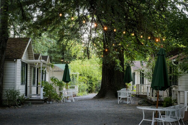 Cabana Dawn Ranch Lodge