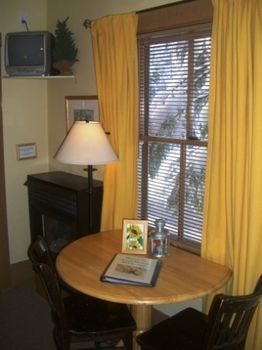 Tahoma Meadows Bed And Breakfast Cottages