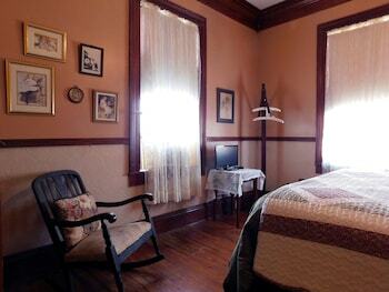 Pensacola Victorian Bed And Breakfast