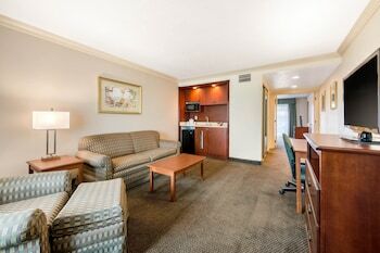 Hotel Quality Inn & Suites