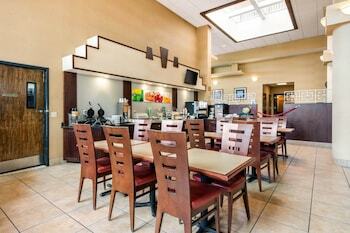 Hotel Quality Inn & Suites