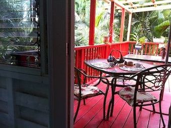 Hostal Enchanted Gardens