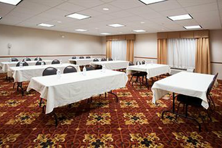 Holiday Inn Express Hotel & Suites Ft. Collins