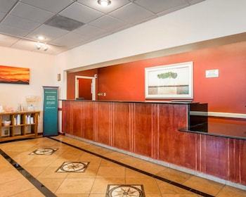 Hotel Clarion Inn And Conference Center