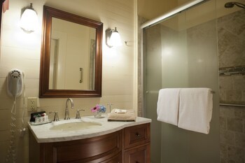 Beechwood Inn - Bed Breakfast And Wine Cellar