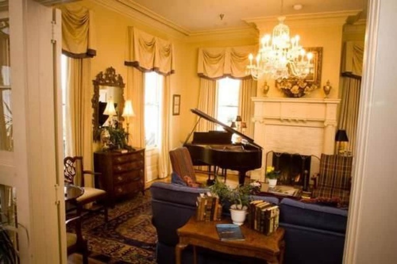 Bed & Breakfast 1842 Inn
