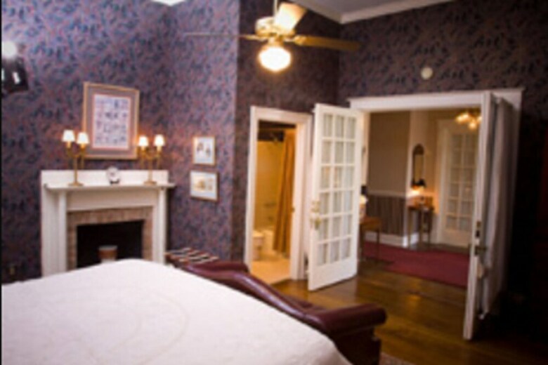 Bed & Breakfast 1842 Inn